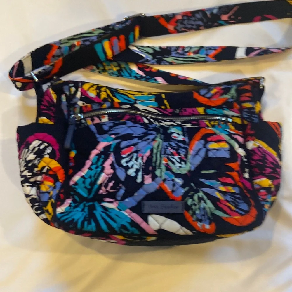 Vera Bradley Butterfly Quilted X body Super Nice condition Bonus matching bag - Picture 4 of 15